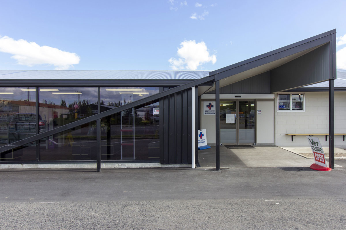 Front entry of Waipukurau Vets
